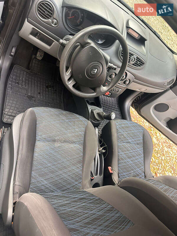 Хэтчбек Renault Clio 2006 в Львове