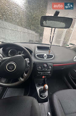 Хэтчбек Renault Clio 2007 в 