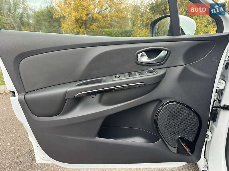 Хэтчбек Renault Clio 2016 в Киеве