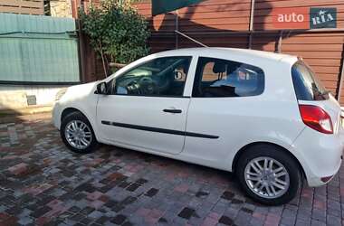 Хэтчбек Renault Clio 2012 в 