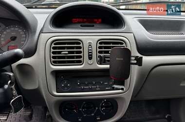 Седан Renault Clio 2006 в 