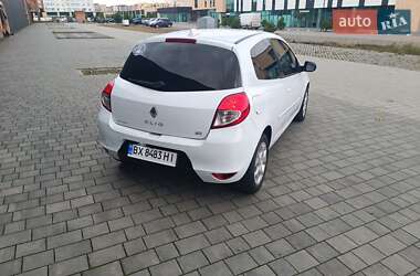 Хэтчбек Renault Clio 2012 в 