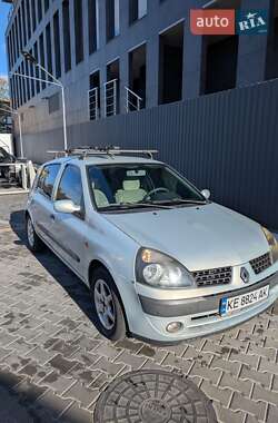 Хэтчбек Renault Clio 2001 в 