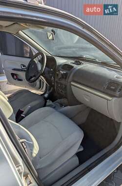 Хэтчбек Renault Clio 2001 в 