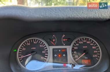 Хэтчбек Renault Clio 2001 в 