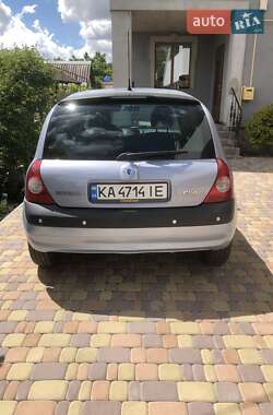 Хетчбек Renault Clio 2005 в 