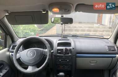 Хетчбек Renault Clio 2005 в 