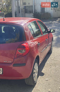 Хэтчбек Renault Clio 2008 в 