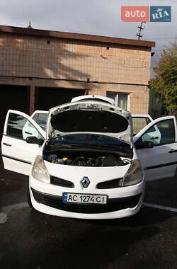 Хэтчбек Renault Clio 2009 в 