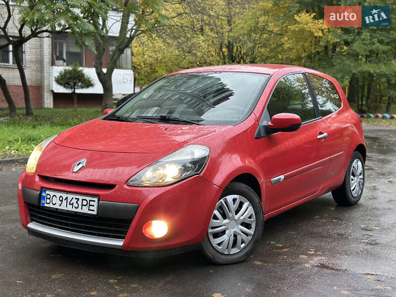 Седан Renault Clio 2010 в Львове