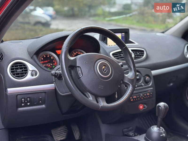 Седан Renault Clio 2010 в Львове