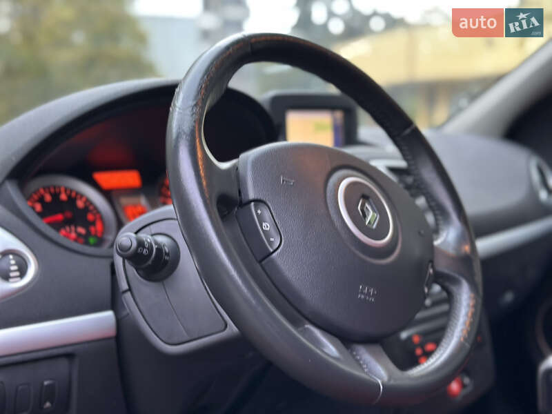 Седан Renault Clio 2010 в Львове
