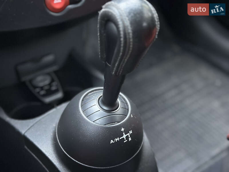 Седан Renault Clio 2010 в Львове