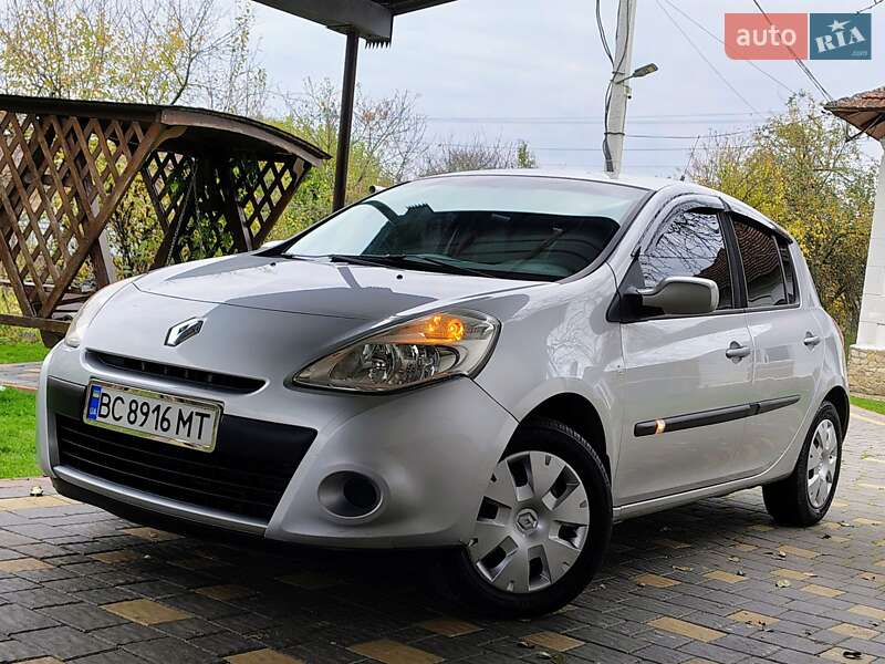 Хетчбек Renault Clio 2010 в 