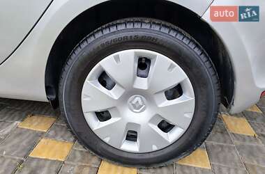 Хетчбек Renault Clio 2010 в 