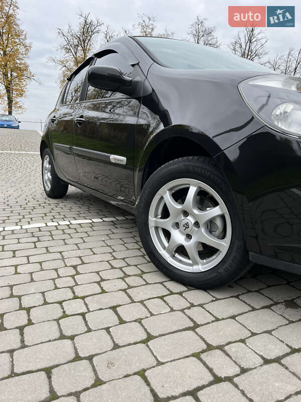 Хэтчбек Renault Clio 2007 в Ивано-Франковске фото 6 Хэтчбек Renault Clio 2007 в Ивано-Франковске