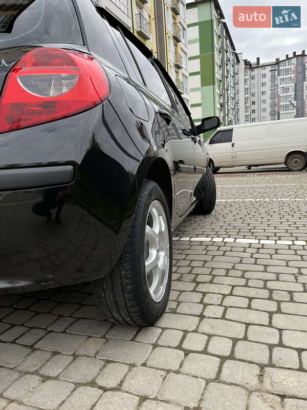 Хэтчбек Renault Clio 2007 в Ивано-Франковске фото 21 Хэтчбек Renault Clio 2007 в Ивано-Франковске