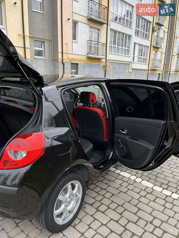 Хэтчбек Renault Clio 2007 в Ивано-Франковске фото 36 Хэтчбек Renault Clio 2007 в Ивано-Франковске