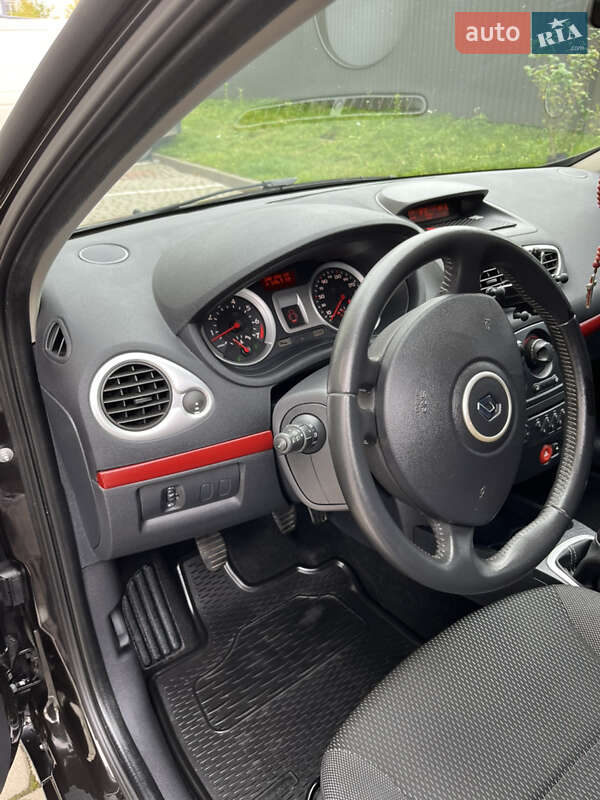 Хэтчбек Renault Clio 2007 в Ивано-Франковске фото 59 Хэтчбек Renault Clio 2007 в Ивано-Франковске