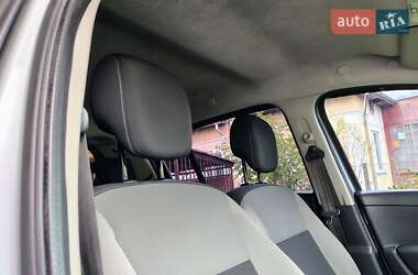 Хетчбек Renault Clio 2010 в 