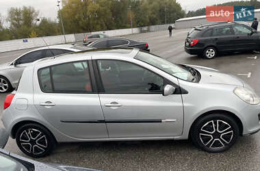 Хетчбек Renault Clio 2007 в 