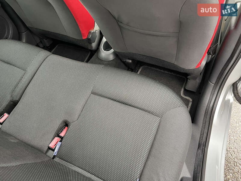 Хэтчбек Renault Clio 2007 в Киеве фото 15 Хэтчбек Renault Clio 2007 в Киеве