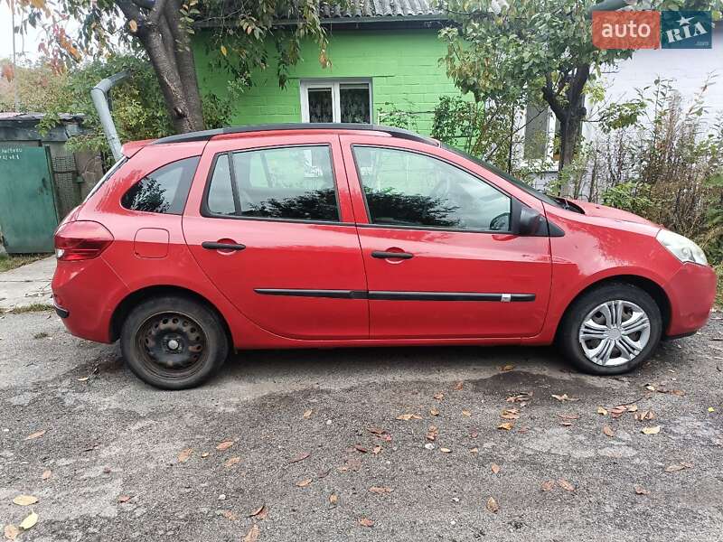 Універсал Renault Clio 2010 в Чернігові