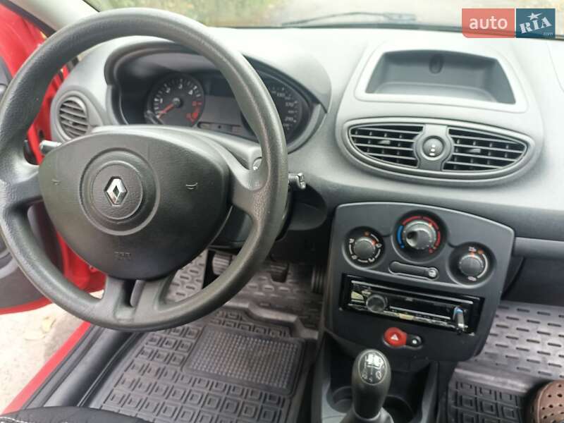 Універсал Renault Clio 2010 в Чернігові
