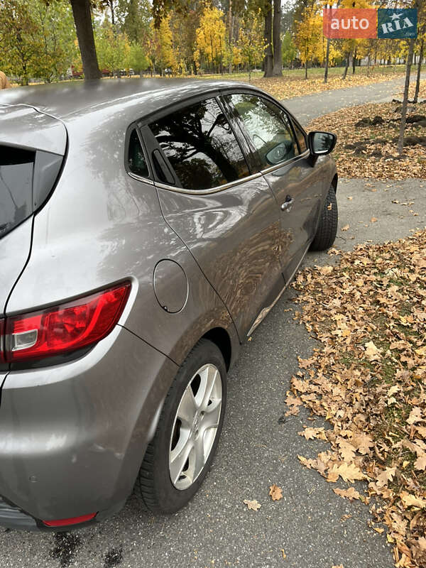 Хэтчбек Renault Clio 2015 в Буче