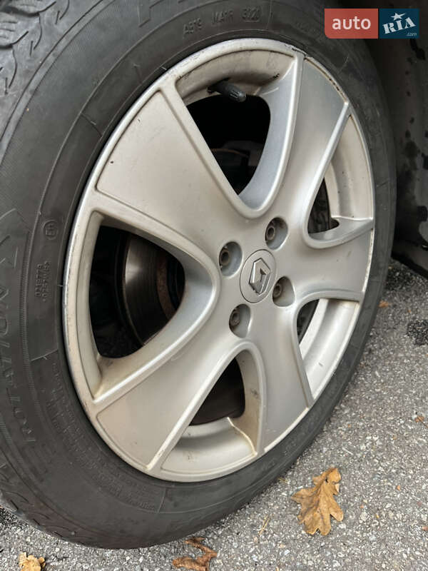 Хэтчбек Renault Clio 2015 в Буче