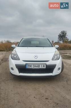 Хэтчбек Renault Clio 2012 в 