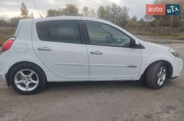 Хэтчбек Renault Clio 2012 в 