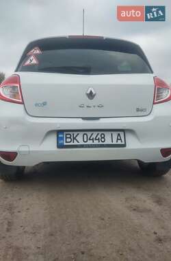 Хэтчбек Renault Clio 2012 в 