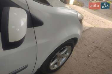 Хэтчбек Renault Clio 2012 в 