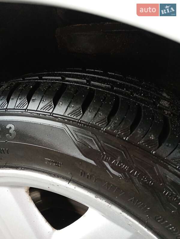 Хетчбек Renault Clio 2011 в Полтаві фото 42 Хетчбек Renault Clio 2011 в Полтаві