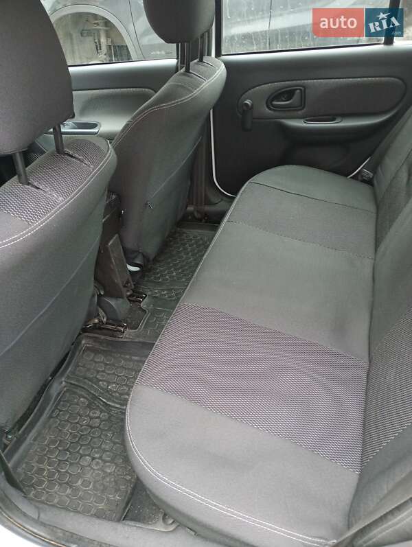 Хетчбек Renault Clio 2011 в Полтаві фото 50 Хетчбек Renault Clio 2011 в Полтаві