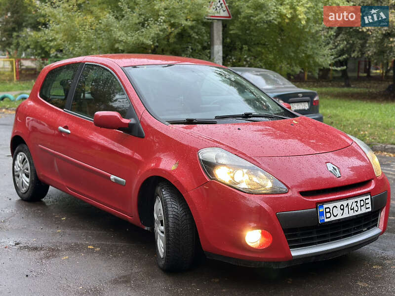 Седан Renault Clio 2010 в Львові фото 5 Седан Renault Clio 2010 в Львові