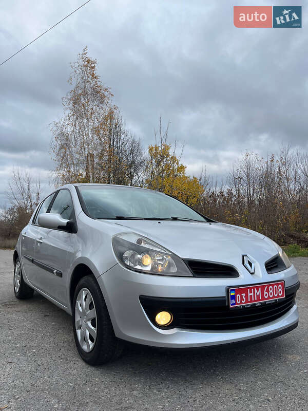 Хетчбек Renault Clio 2006 в Хоролі