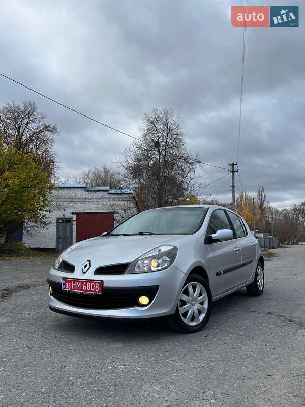 Хетчбек Renault Clio 2006 в Хоролі