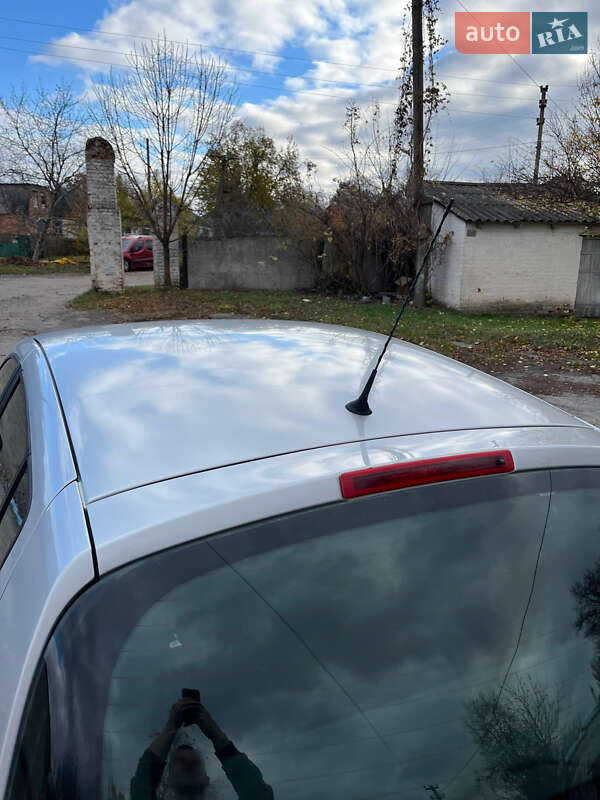 Хетчбек Renault Clio 2006 в Хоролі