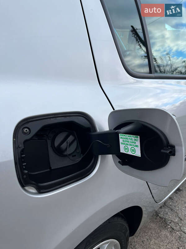 Хетчбек Renault Clio 2006 в Хоролі