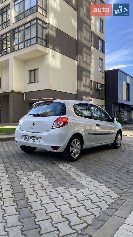 Хэтчбек Renault Clio 2012 в Ивано-Франковске
