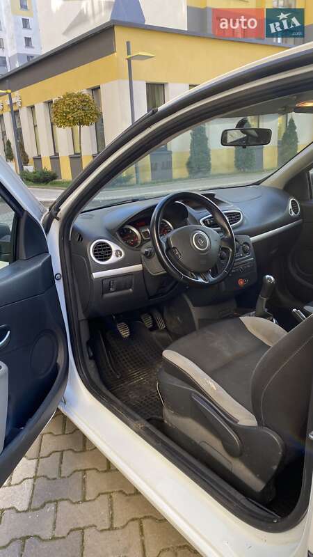 Хэтчбек Renault Clio 2012 в Ивано-Франковске