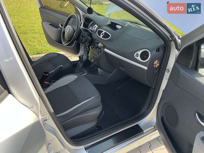 Хетчбек Renault Clio 2011 в Кіцмані