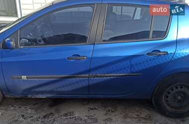Хетчбек Renault Clio 2006 в Чернігові