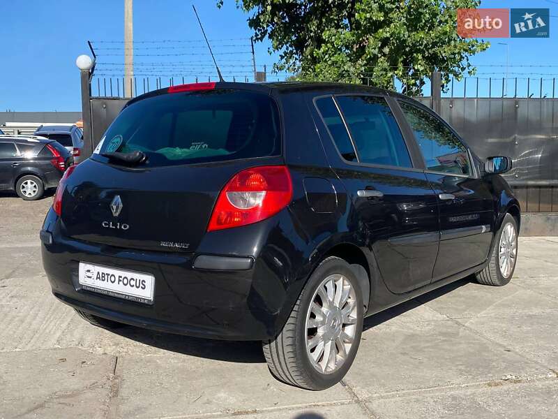 Хэтчбек Renault Clio 2007 в Киеве фото 5 Хэтчбек Renault Clio 2007 в Киеве
