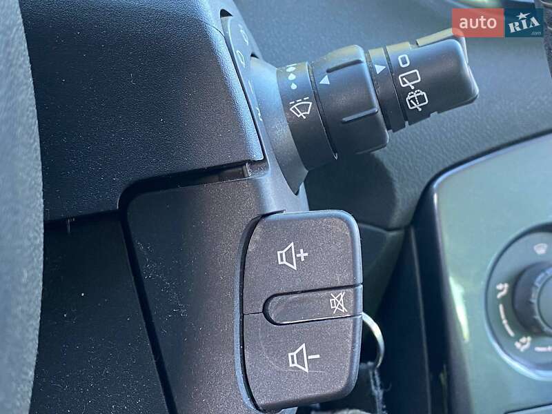 Хэтчбек Renault Clio 2007 в Киеве фото 23 Хэтчбек Renault Clio 2007 в Киеве