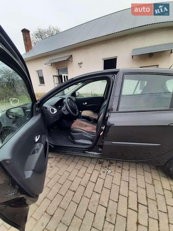 Хэтчбек Renault Clio 2011 в Львове фото 18 Хэтчбек Renault Clio 2011 в Львове