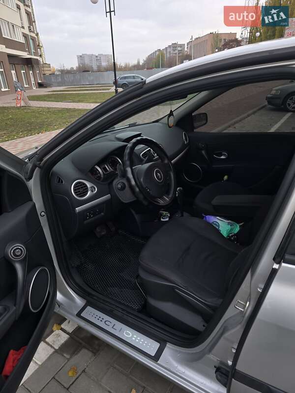 Хетчбек Renault Clio 2008 в Черкасах фото 7 Хетчбек Renault Clio 2008 в Черкасах