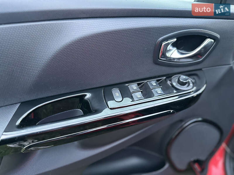 Хетчбек Renault Clio 2014 в Смілі